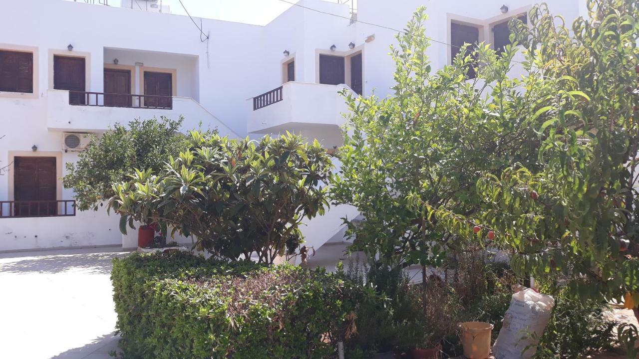 Pela Apartments Sissi Esterno foto